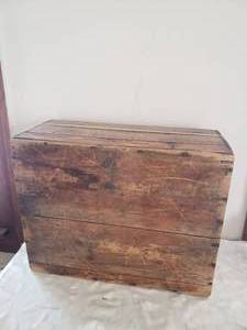lot 123 image: Antique Dovetail KEDS Railroad Crate