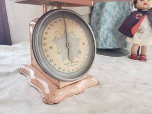 lot 86 image: Vintage Doll Nursery