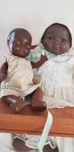 lot 78 image: Collection of 5 Black Americana Dolls with High Chair