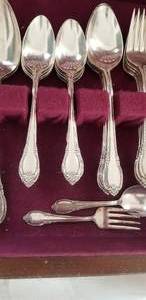 lot 112 image: International Silver Flatware Service  Remembrance