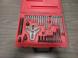Snap-On Steering Wheel Puller...