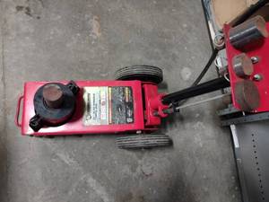 Strongway 22 Ton AirHydraulic Jack...