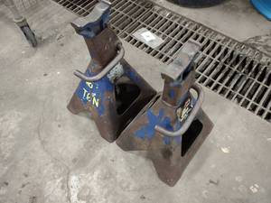 (2) 6 Ton Jack Stands...