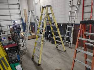 8 Two-Sided Step Ladder...