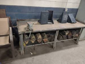 8 Workbench with 6 Swivel Base Vi...