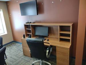 Computer Desk, Chair, & Monitor (No...