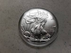 lot 45 image: 2017 AMERICAN SILVER EAGLE 1 TROY OZ .999 FINE SILVER IN AIRTITE