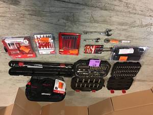 lot 17 image: Lot of mechanics and hand tools customer returns see pics