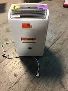 lot 45 image: BLACKDECKER30-Pint Portable Dehumidifier customer returns