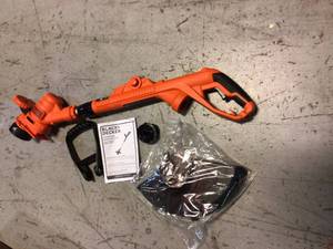BLACKDECKER 14 in. 6.5-Amp Corded Electric Straight Shaft Single Line 2-in-1 String Grass TrimmerLawn Edger