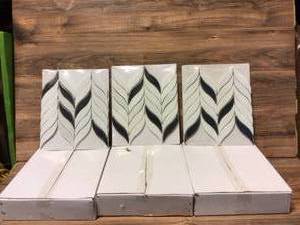 lot 41 image: SMALL TABLES SET Open box customer returns see pictures