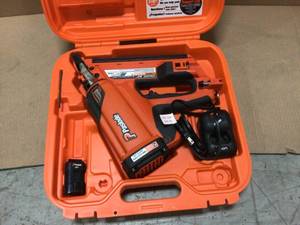 lot 103 image: Paslode CFN325XP Lithium-Ion Battery 30° Cordless Framing Nailer Customer Returns See Pictures
