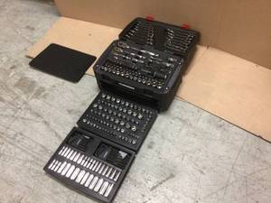 lot 112 image: Husky Mechanics Tool Set (270-Piece) Customer Returns See Pictures