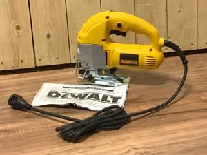 DEWALT 5.5 Amp Corded Jig Saw Kit