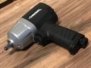 Husky 250 ft.lbs. 38 In. Impact Wrench