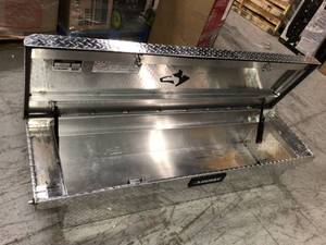 Husky 71.36 Diamond Plate Aluminum Full Size Crossbed Truck Tool Box no key customer return