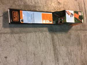 BLACKDECKER 22 in. 4.0 Amp Corded Electric Hedge Trimmer