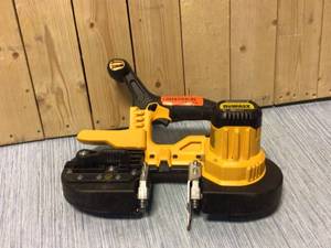 DEWALT 20-Volt MAX Cordless Band Saw (Tool-Only) Customer Returns See Pictures