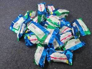 lot 122 image: 24 Russel Stover Marshmallow Eggs...