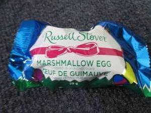 lot 124 image: 24 Russel Stover Marshmallow Eggs...