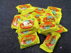 lot 140 image: 18 Reeses Peanut Butter Eggs...