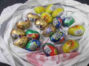lot 146 image: 18 Cadbury Crme & Caramel Eggs, R...