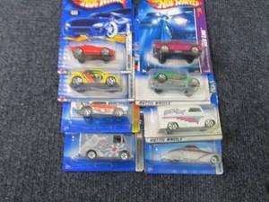 lot 178 image: 8 Assorted Hot Wheels Vehicles...