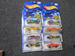 lot 179 image: 8 Assorted Hot Wheels Vehicles...