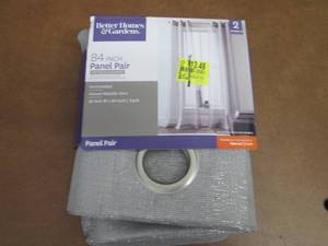 lot 215 image: Better Homes & Gardens 38x84 Gromme...