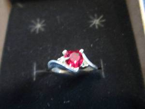 lot 34 image: Sterling Silver CZ Heart Lab-Create...