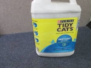 lot 282 image: 20 lb Tidy Cat Instant Action Clump...
