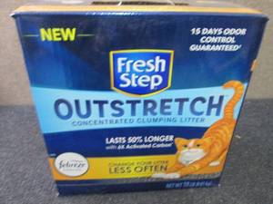 lot 311 image: Fresh Step Outstretch Clumping Litt...