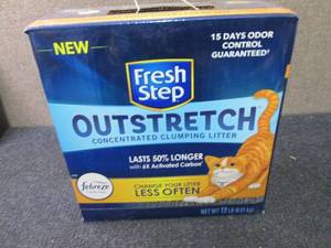 lot 312 image: Fresh Step Outstretch Clumping Litt...