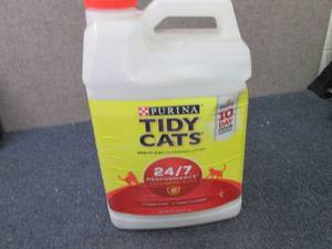 lot 324 image: Tidy Cats Clumping Litter 20 lb...