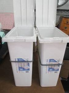 lot 331 image: Lot of 2 Interlocking- 30 L Covered...