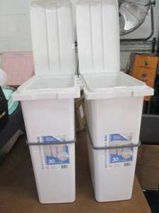 lot 332 image: Lot of 2 Interlocking- 30 L Covered...