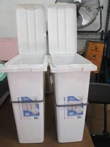 lot 333 image: Lot of 2 Interlocking- 30 L Covered...