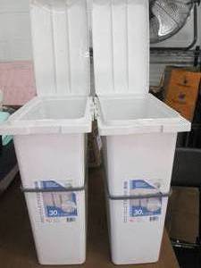 lot 336 image: Lot of 2 Interlocking- 30 L Covered...