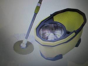 lot 381 image: Twirl N Swirl Spin Mop with 2 Repl...