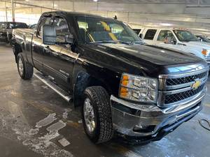 lot 2 image: 2013 Chevrolet Silverado 2500HD LT 4x4