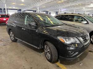 lot 3 image: 2017 Nissan Pathfinder SV