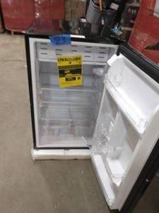 lot 23 image: MAGIC CHEF 3.3 cu. ft. Mini Fridge in Black