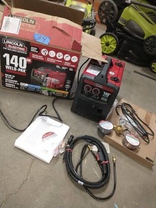 lot 34 image: LINCOLN ELECTRIC 140 Amp Weld Pak 140 HD MIG Wire Feed Welder