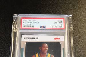 lot 1 image: 2007-08 Fleer Glossy Kevin Durant Rookie Card PSA 8