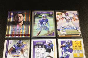 lot 35 image: Minnesota Vikings Autograph Lot  9 Cards