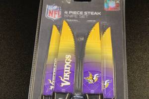 lot 87 image: Minnesota Vikings Steak Knife Set