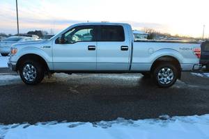 lot 2 image: 2013 Ford F150 XLT - 4X4 - 2 OWNERS