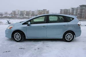 lot 6 image: 2012 Toyota Prius V