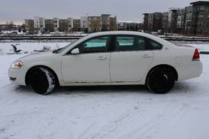 lot 16 image: 2008 Chevrolet Impala LS - 2 OWNERS