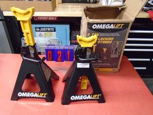 lot 21 image: Omega lift 6 ton locking jack stands. Was a show display. As shown.